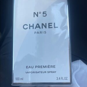 CHANEL N°5 Eau de Parfum - White and Black